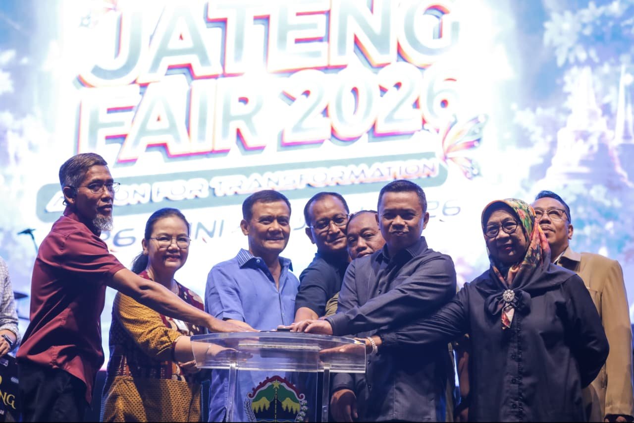 Gubernur Jawa Tengah, Ahmad Luthfi, secara resmi meresmikan pameran tahunan Jateng Fair 2026 yang berlangsung di kawasan PRPP Semarang pada Jumat, 26 Juni 2026.