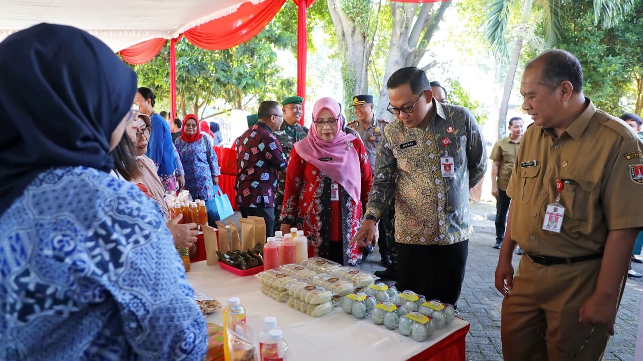 Peringatan Harganas ke-33, Wali Kota Semarang Agustina Wilujeng jadikan keluarga fondasi generasi unggul.