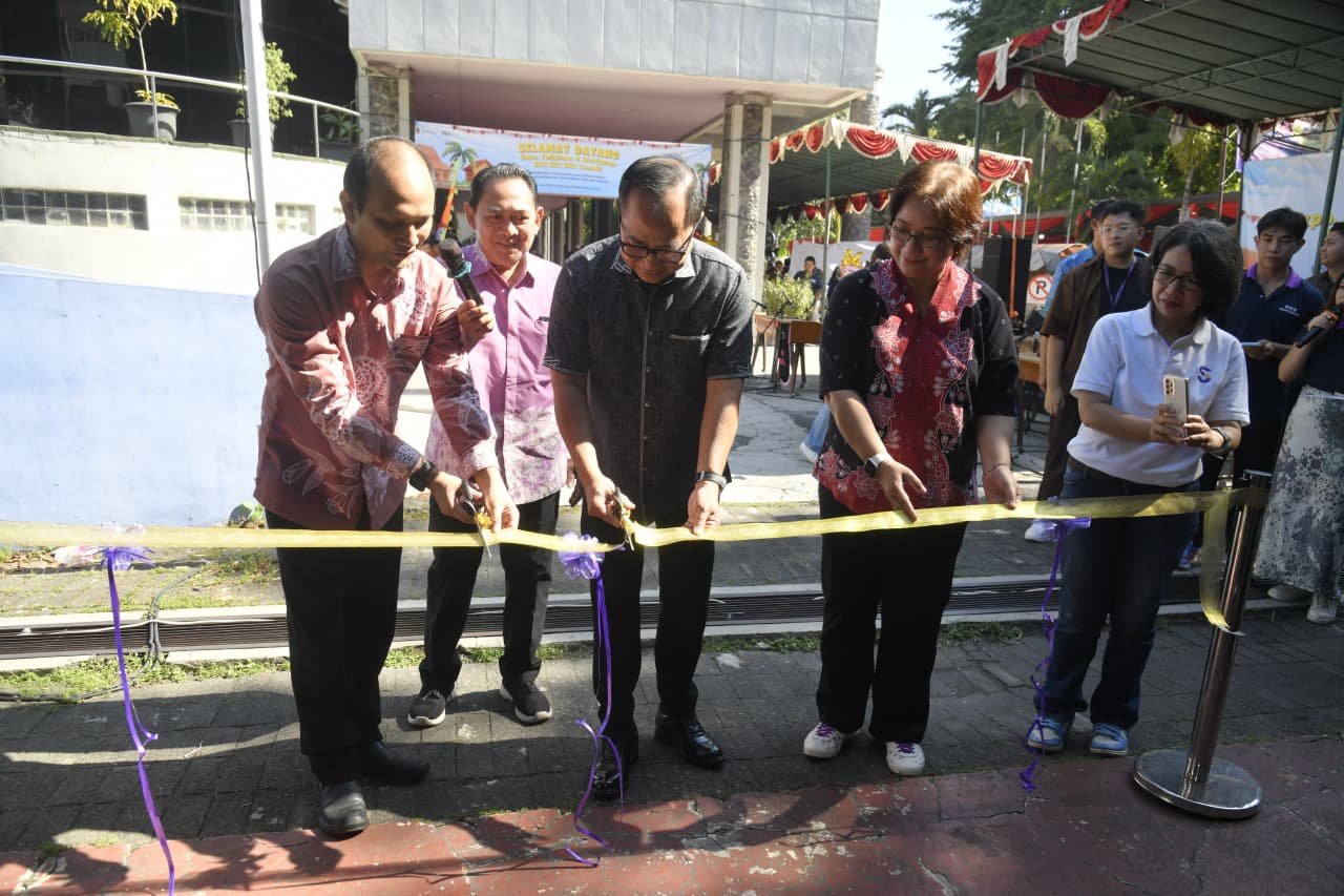 Wakil Wali Kota Semarang Iswar Aminuddin membuka Expo, Talkshow, dan Workshop KKU/KKS/KKN Tematik Soegijapranata Catholic University di Semarang.