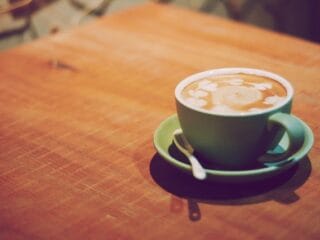 Minum Kopi Sebelum Siang Hari Bisa Kurangi Risiko Penyakit Jantung, Ini Kata Peneliti