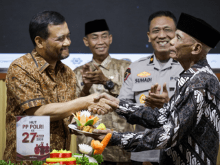 Hadiri HUT PP Polri di Batang, Gubernur Ahmad Luthfi Ajak Purnawirawan Terus Berkontribusi untuk Masyarakat