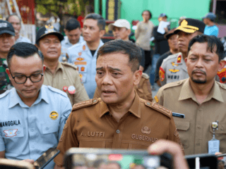 Gubernur Jateng Ahmad Luthfi sampaikan belasungkawa atas kecelakaan kereta di perlintasan Semarang.