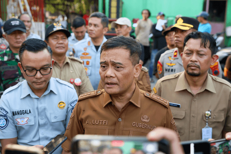 Gubernur Jateng Ahmad Luthfi sampaikan belasungkawa atas kecelakaan kereta di perlintasan Semarang.