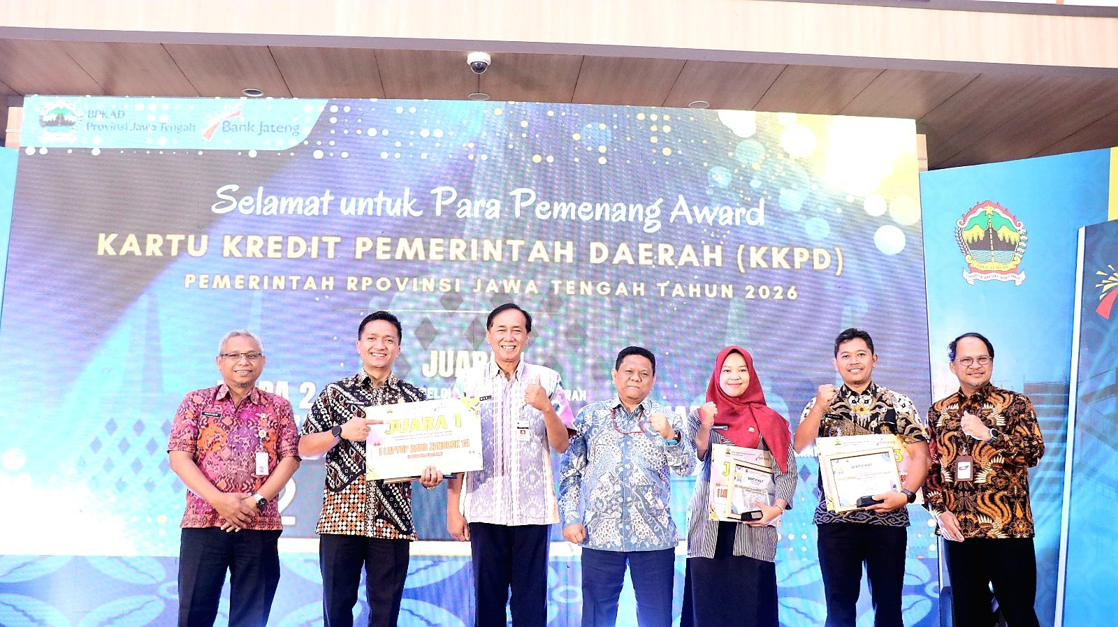 Penyerahan penghargaan KKPD Award 2026 kepada Bapenda Jateng di Asrama Donohudan Boyolali.
