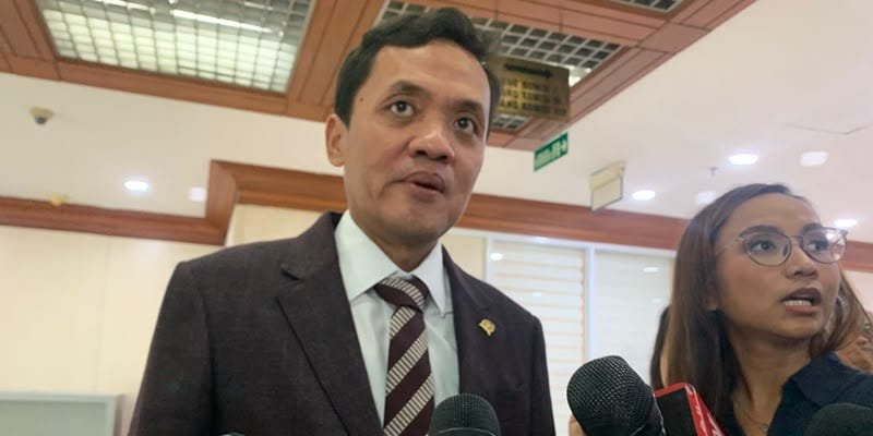 Ketua Komisi III DPR Habiburrokhman desak Kejagung usut tuntas kasus korupsi Febrie Adriansyah.