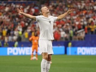 Erling Haaland Bawa Norwegia Lolos ke Babak 16 Besar Usai Taklukkan Pantai Gading