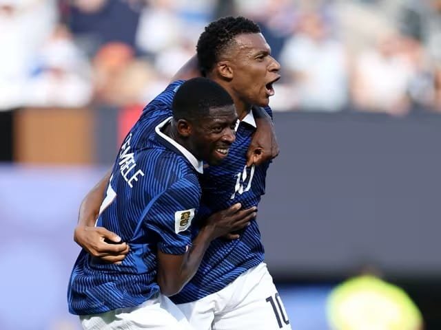 Kylian Mbappe melakukan selebrasi setelah mencetak gol untuk Prancis ke gawang Swedia di Piala Dunia 2026.