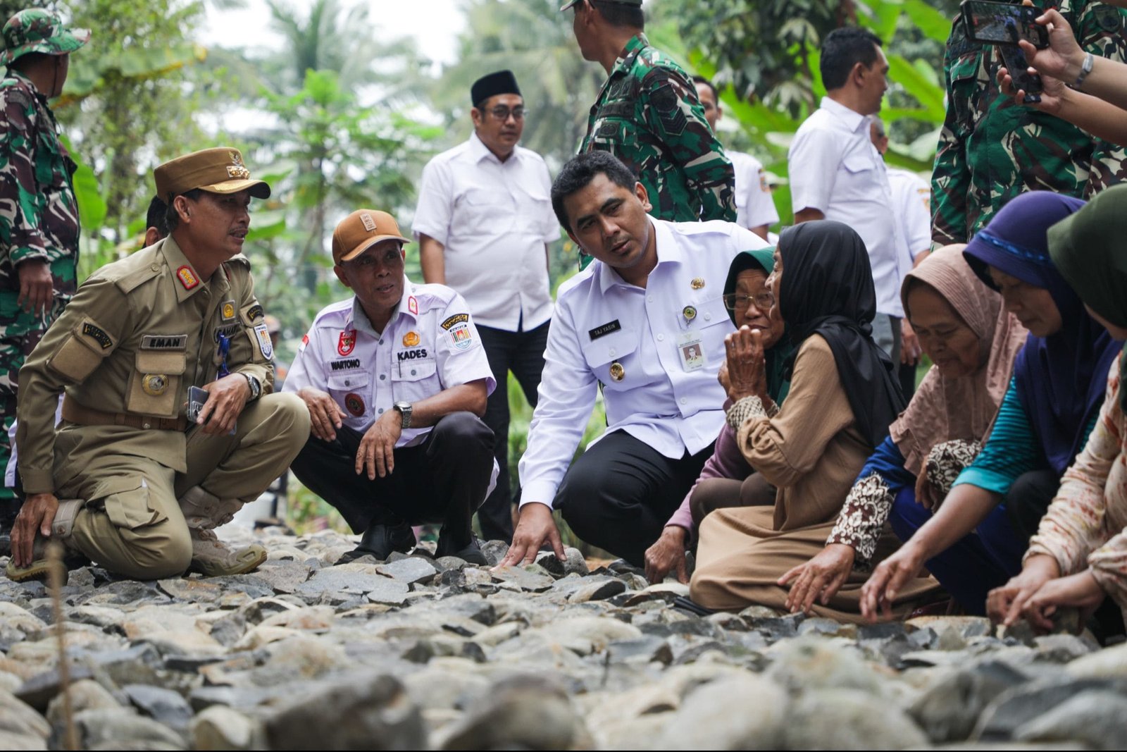 Wagub Jateng Taj Yasin buka program TMMD di Desa Bingkeng Cilacap bangun infrastruktur desa.
