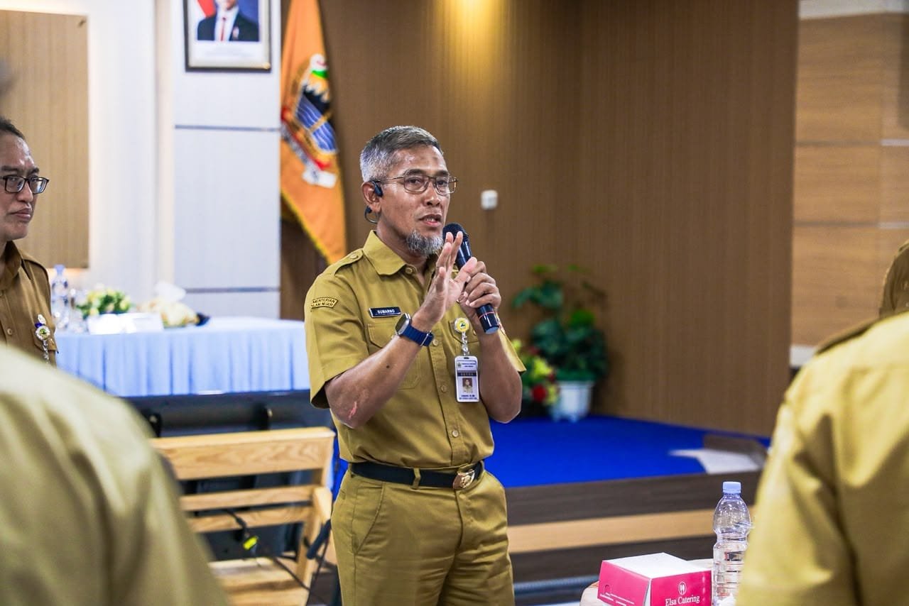 Sekda Provinsi Jateng Sumarno pimpin rakor persiapan operasional Sekolah Rakyat Permanen 2026.