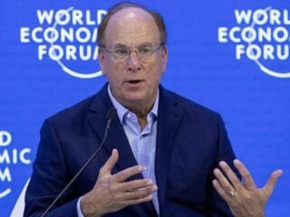 CEO BlackRock Larry Fink: Menabung Saja Belum Cukup, Investasi Jadi Kunci Hadapi Pensiun