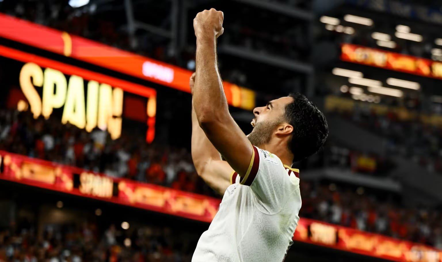 Mikel Merino merayakan gol penentu kemenangan Spanyol atas Portugal di babak 16 besar Piala Dunia 2026.