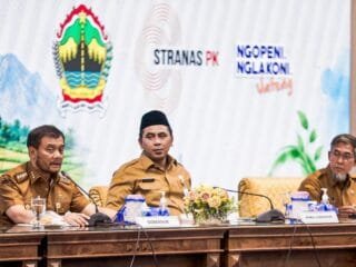 Gubernur Jateng Ahmad Luthfi pimpin rapat koordinasi pengendalian lahan sawah dan sampah.