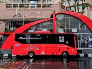 Armada bus baru Trans Semarang siap melayani penumpang di jalanan Kota Semarang.