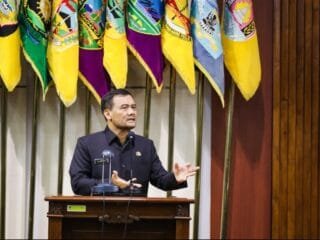 Gubernur Jawa Tengah Ahmad Luthfi memberikan keterangan terkait pencarian investor untuk proyek revitalisasi kawasan PRPP Semarang.