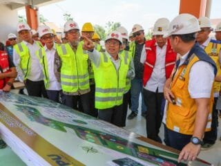 Menteri Muhaimin Iskandar dan Sekda Jateng tinjau kesiapan Sekolah Rakyat di Sukoharjo.