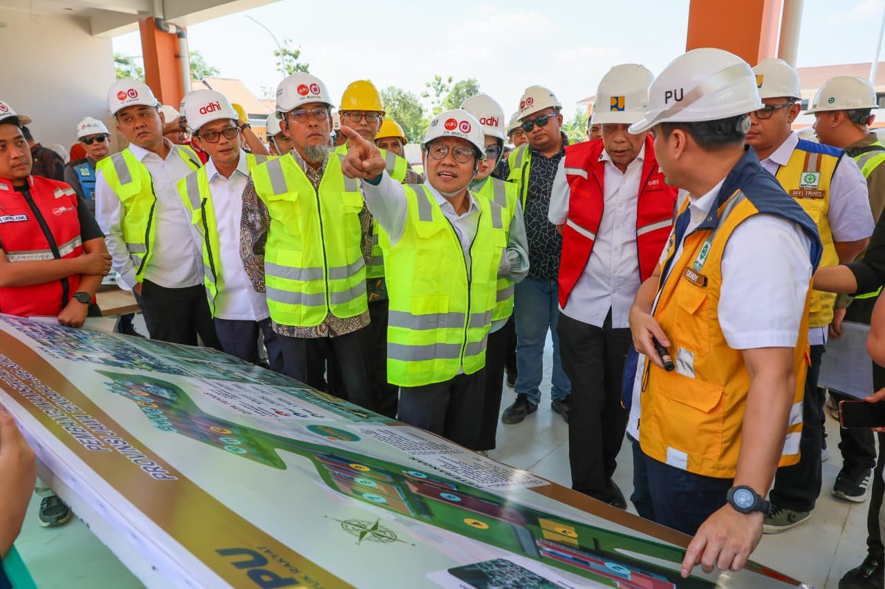 Menteri Muhaimin Iskandar dan Sekda Jateng tinjau kesiapan Sekolah Rakyat di Sukoharjo.