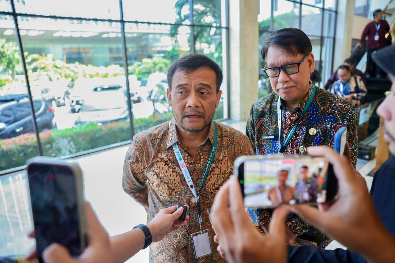 Gubernur Jateng Ahmad Luthfi berikan keterangan usai acara di Grand Sahid Jaya Jakarta.
