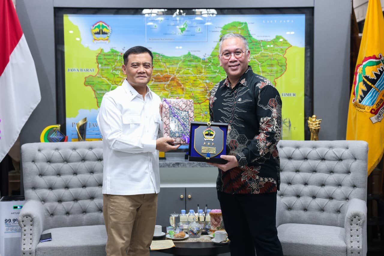Gubernur Jateng Ahmad Luthfi terima kunjungan delegasi IOA Global Singapura di Semarang.
