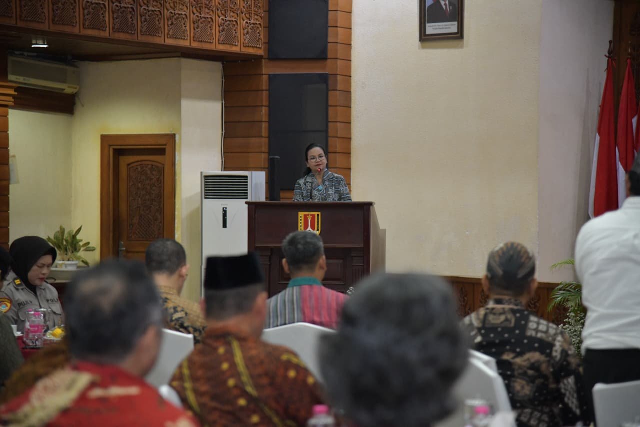 Wali Kota Agustina Wilujeng terima kunjungan TP2GP Kemensos di Balai Kota Semarang.