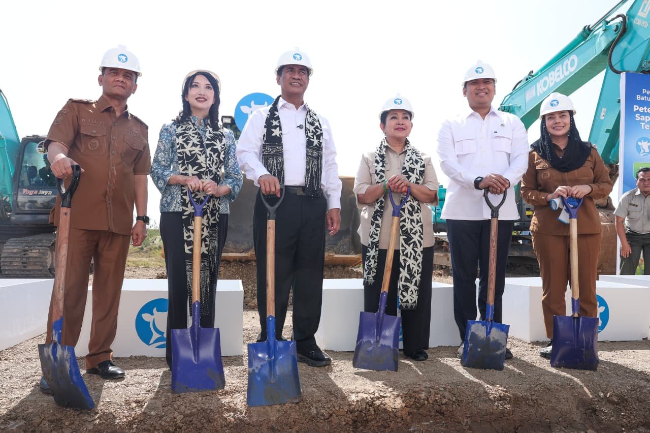 Mentan Amran Sulaiman puji Gubernur Ahmad Luthfi dan janjikan 7.000 pompa air untuk Jateng.