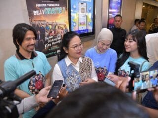 Wali Kota Semarang Agustina Wilujeng hadiri nobar film Takkan Kubiarkan Kau Menangis.
