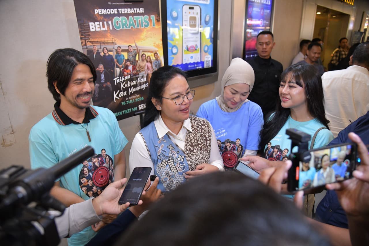 Wali Kota Semarang Agustina Wilujeng hadiri nobar film Takkan Kubiarkan Kau Menangis.