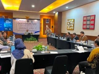 Narasumber dan peserta Workshop dan FGD yang diadakan atas kerja sama UMS dan UTHM Malaysia.