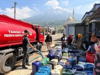 Atasi Kekeringan, Pemprov Jateng Salurkan 6,8 Juta Liter Air Bersih ke 25 Daerah