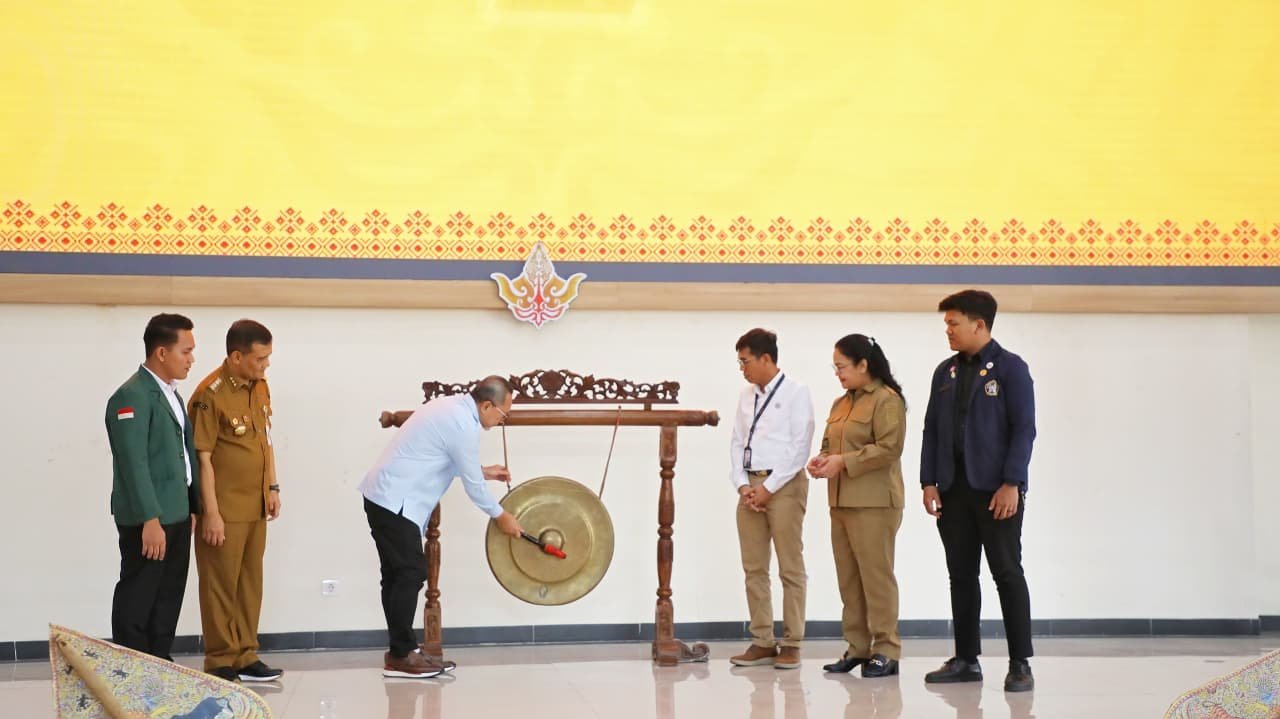 Wali Kota Semarang Agustina Wilujeng Pramestuti menghadiri Munas BEM SI XIX 2026 di Polines Semarang.