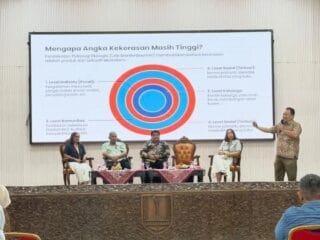 Kabid Perlindungan Perempuan dan Anak DP3A Evi Ratnaningrum gelar talkshow perkuat peran JPPA.