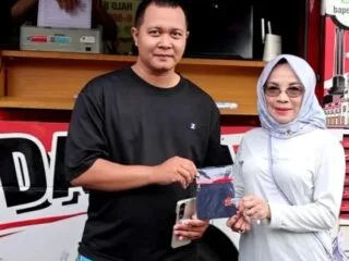 Layanan mobil keliling Bapenda Kota Semarang dalam program Pakde Semar Jalan-Jalan.