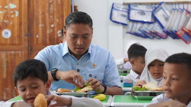 Kepala BGN Sudaryono larang dapur Makan Bergizi Gratis pakai produk subsidi pemerintah.