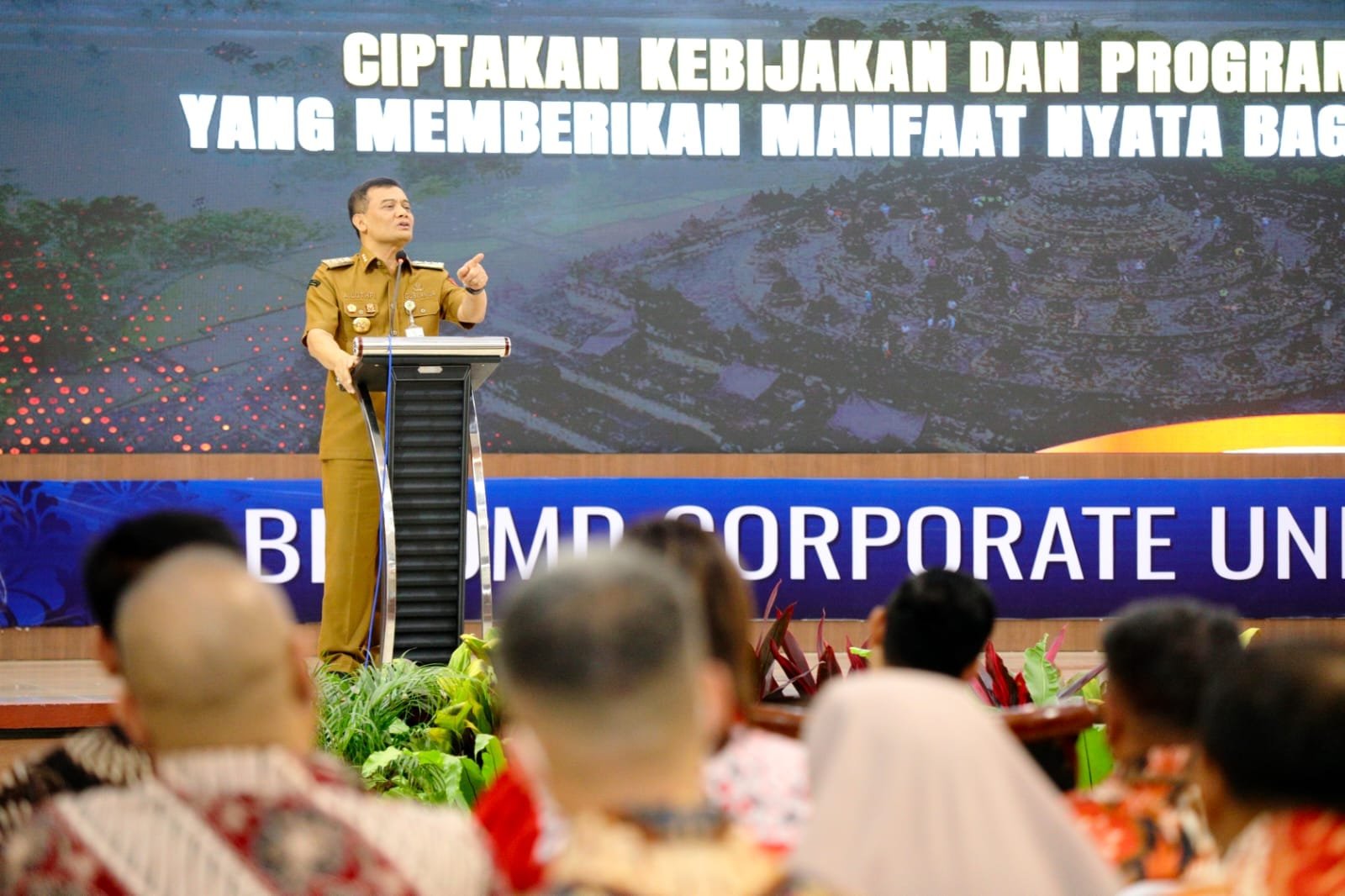 Gubernur Jawa Tengah Ahmad Luthfi buka Pelatihan Kepemimpinan Nasional bagi puluhan ASN.