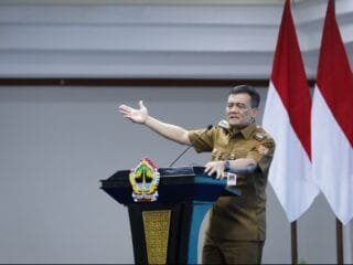 Gubernur Jateng Ahmad Luthfi beri arahan tegas kepada direksi BUMD untuk tingkatkan PAD.