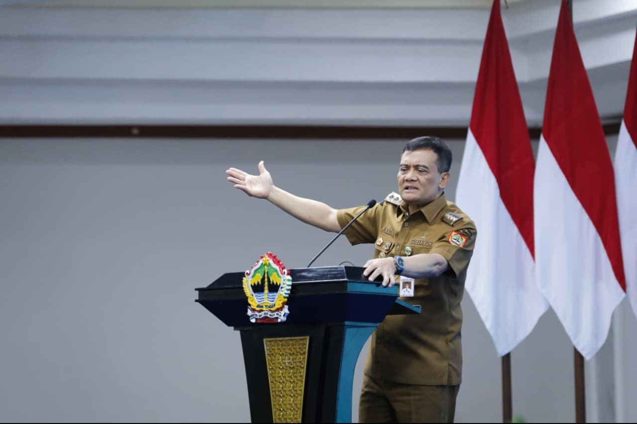 Gubernur Jateng Ahmad Luthfi beri arahan tegas kepada direksi BUMD untuk tingkatkan PAD.