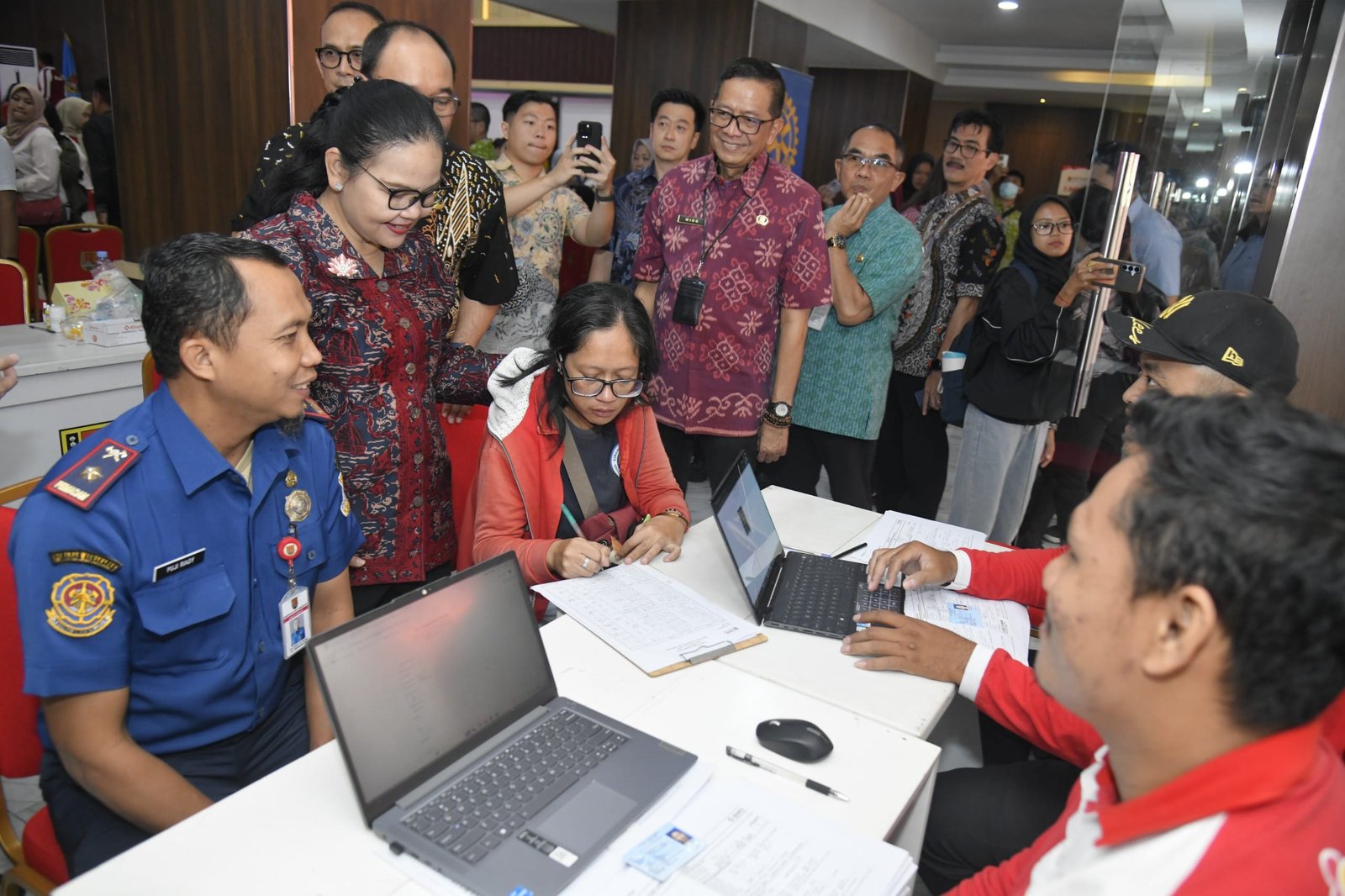 Wali Kota Semarang Agustina tinjau langsung layanan skrining kanker payudara gratis.