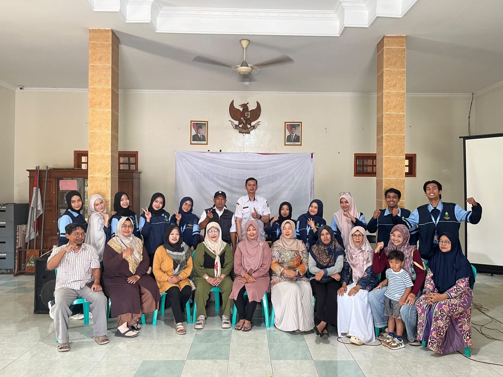 Tim KKN-MIT 22 Posko 182 gelar edukasi izin PIRT bagi pelaku UMKM di Desa Pucangrejo Kendal, Rabu 12/8/2026. (Foto: Dok KKN Posko 182)
