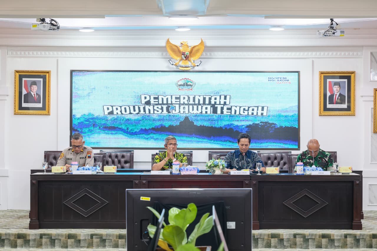 Sekda Jateng Sumarno pimpin rapat persiapan HUT ke-81 RI di Kantor Gubernur.