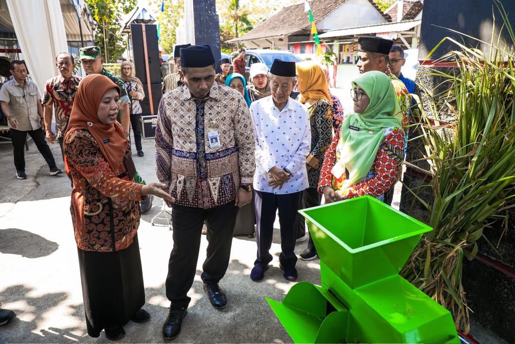 Wagub Jateng Taj Yasin tinjau Program Desa Dampingan di Minggarharjo Wonogiri.