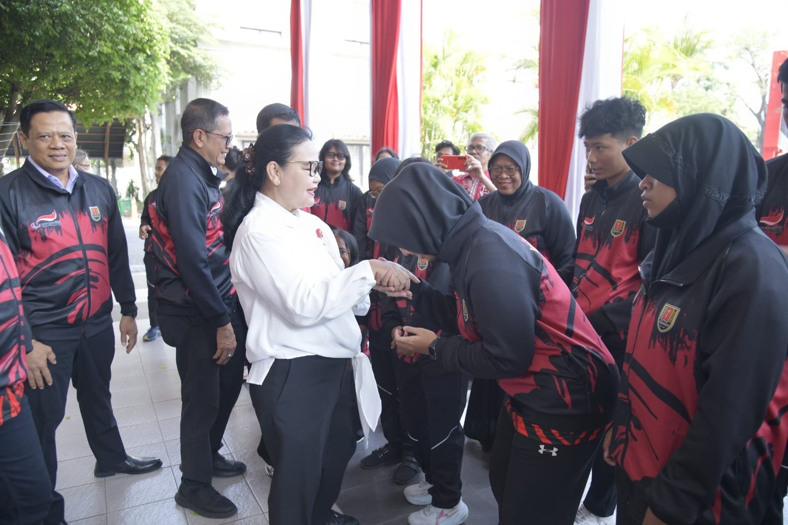 Wali Kota Semarang Agustina Wilujeng lepas kontingen atlet PEPARPEDA 2026.