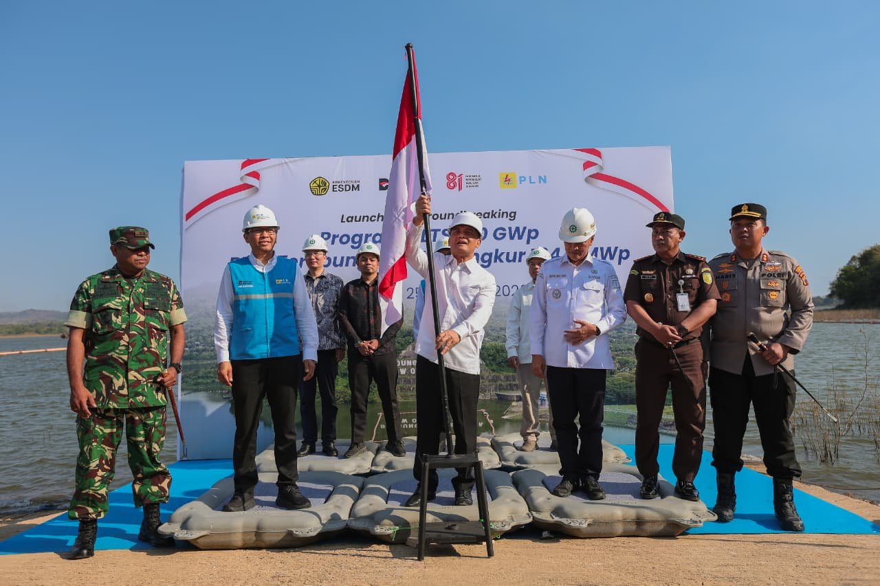 Gubernur Ahmad Luthfi hadiri groundbreaking PLTS Terapung Gajah Mungkur Wonogiri.