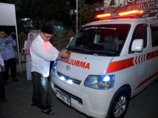 Warga Kalipancur Gotong Royong Hadirkan Ambulans Umat untuk Layanan Sosial
