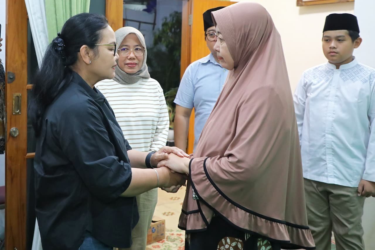 Wali Kota Semarang Agustina Wilujeng takziah ke rumah korban kebakaran Banyumanik.