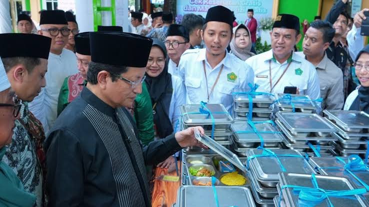 Penerapan program MBG di pondok pesantren.