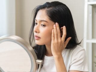 7 Kebiasaan Sehari-hari yang Diam-diam Bisa Bikin Kulit Cepat Keriput