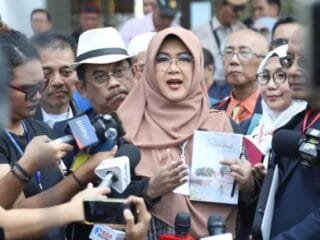 Dokter Tifa sampaikan keterangan terkait polemik dugaan ijazah palsu Joko Widodo.