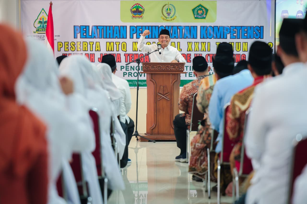 Gubernur Jateng Ahmad Luthfi beri motivasi kafilah MTQ Nasional 2026.