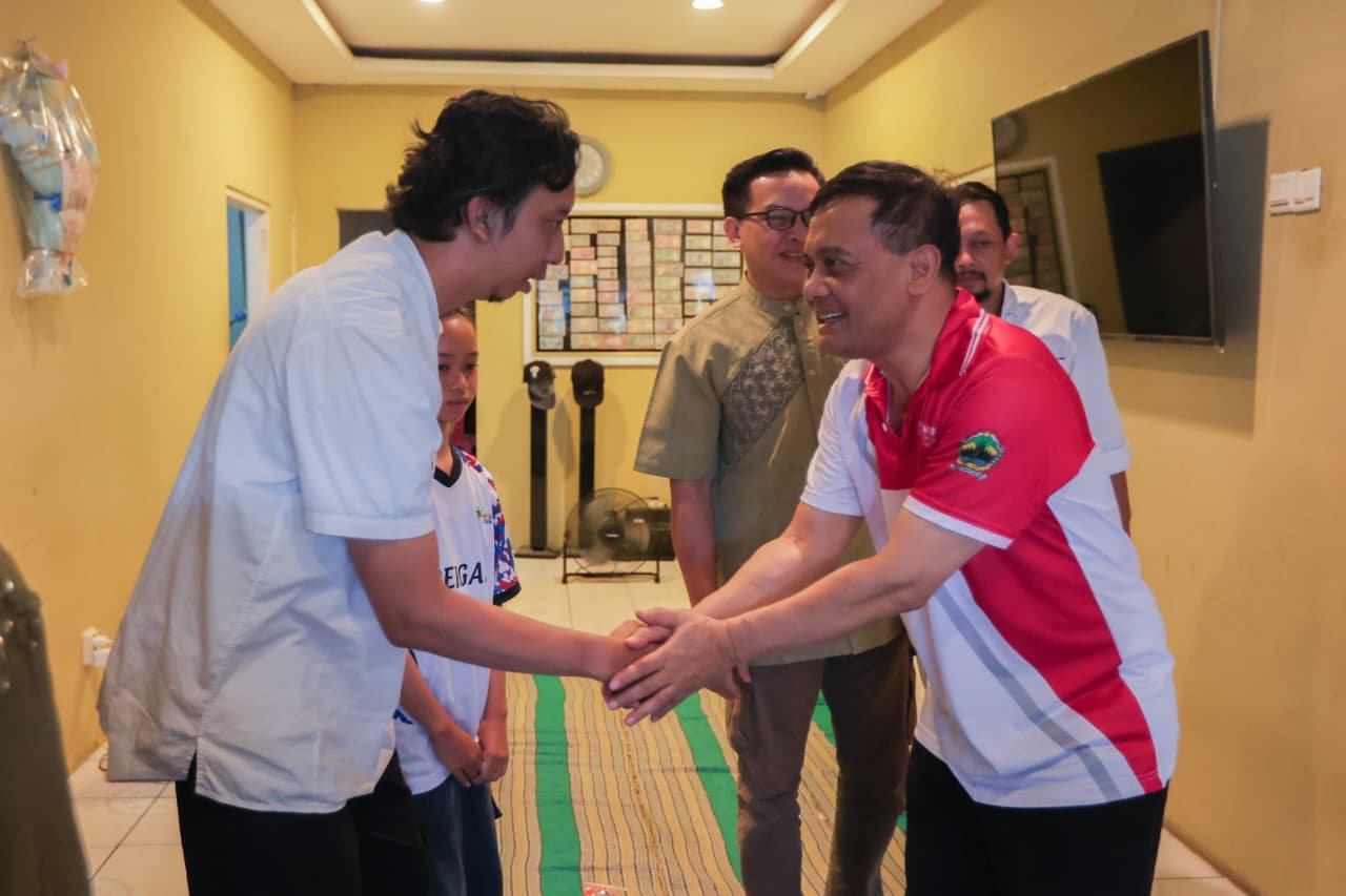 Gubernur Luthfi kunjungi rumah duka almarhumah Mozza Axillia Gunarsa di Bergas.