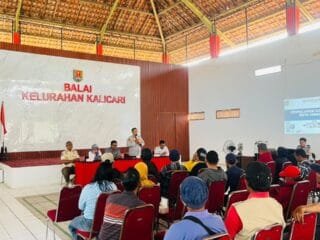 Penyuluhan Jukir di Kalicari, Dishub Semarang Tekankan Kejujuran dan Disiplin