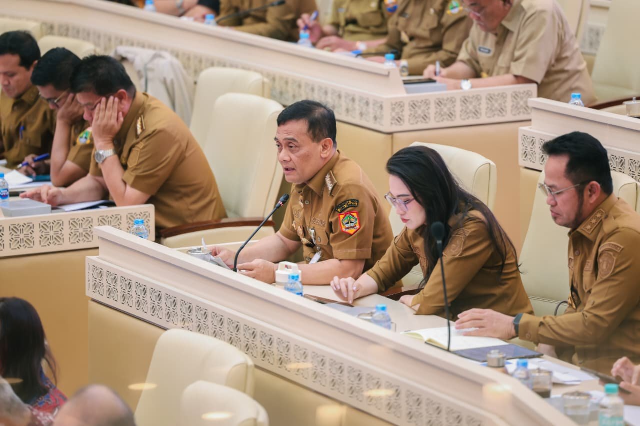 Gubernur Jateng Ahmad Luthfi hadiri RDP Komisi II DPR RI bahas ketahanan pangan.
